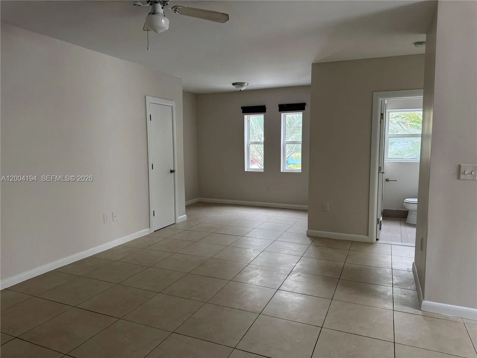 2060 Hollywood Blvd 2, Hollywood, Florida 33020, Hollywood, Florida 33020, 1 Bedroom Bedrooms, ,1 BathroomBathrooms,Residential Lease,For Rent,2060 Hollywood Blvd 2, Hollywood, Florida 33020,A12004194