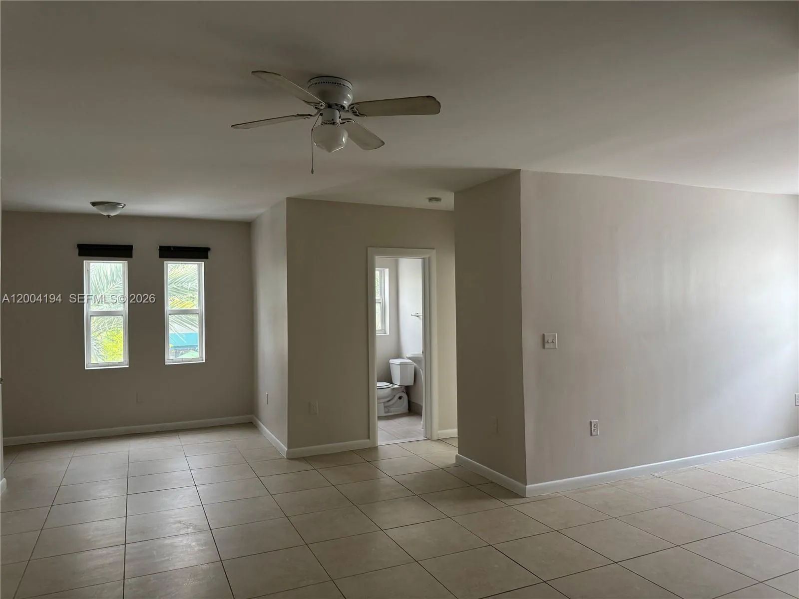 2060 Hollywood Blvd 2, Hollywood, Florida 33020, Hollywood, Florida 33020, 1 Bedroom Bedrooms, ,1 BathroomBathrooms,Residential Lease,For Rent,2060 Hollywood Blvd 2, Hollywood, Florida 33020,A12004194