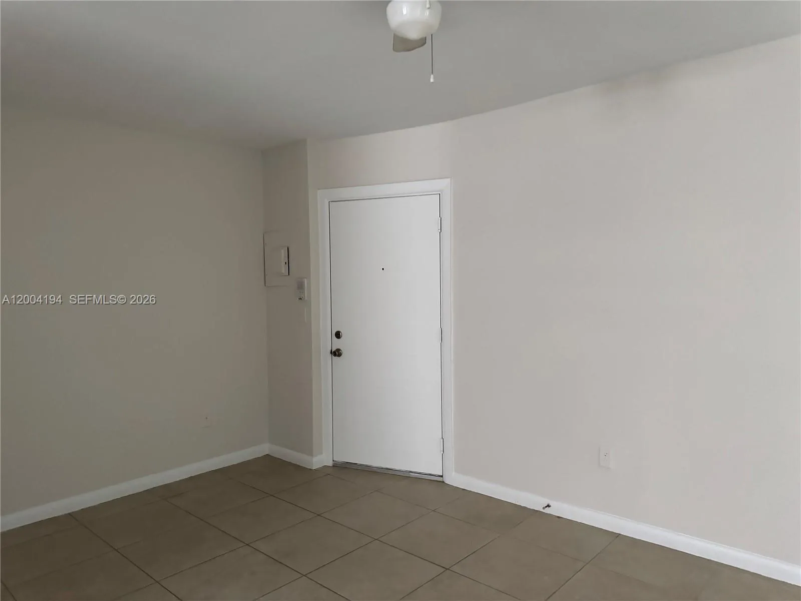 2060 Hollywood Blvd 2, Hollywood, Florida 33020, Hollywood, Florida 33020, 1 Bedroom Bedrooms, ,1 BathroomBathrooms,Residential Lease,For Rent,2060 Hollywood Blvd 2, Hollywood, Florida 33020,A12004194