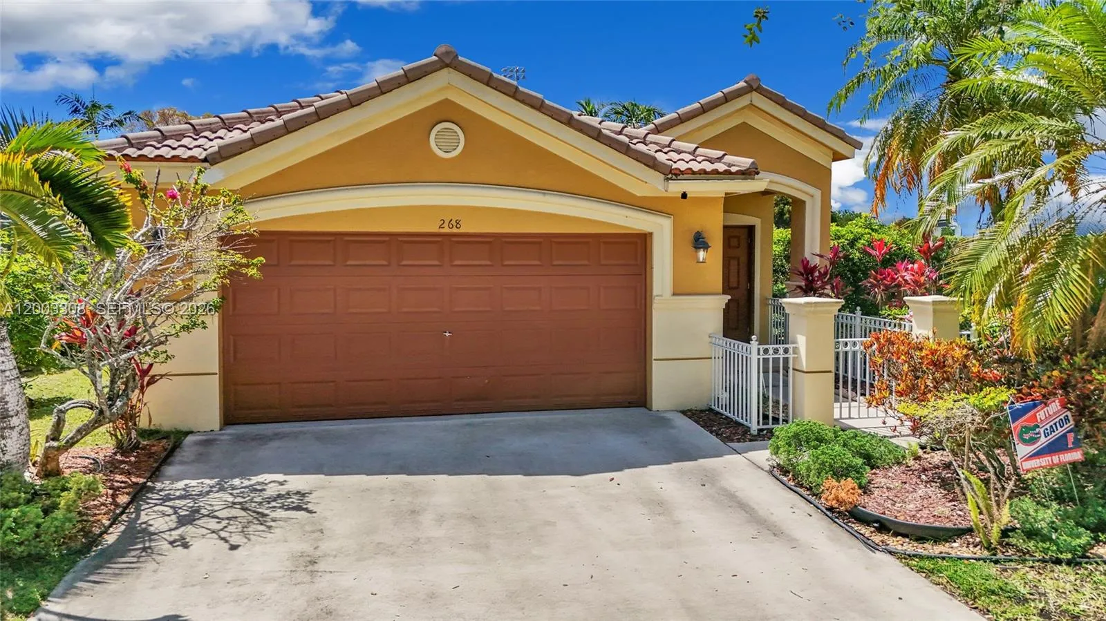 268 Conservation Dr, Weston, Florida 33327, Weston, Florida 33327, 3 Bedrooms Bedrooms, ,2 BathroomsBathrooms,Residential,For Sale,268 Conservation Dr, Weston, Florida 33327,A12003308