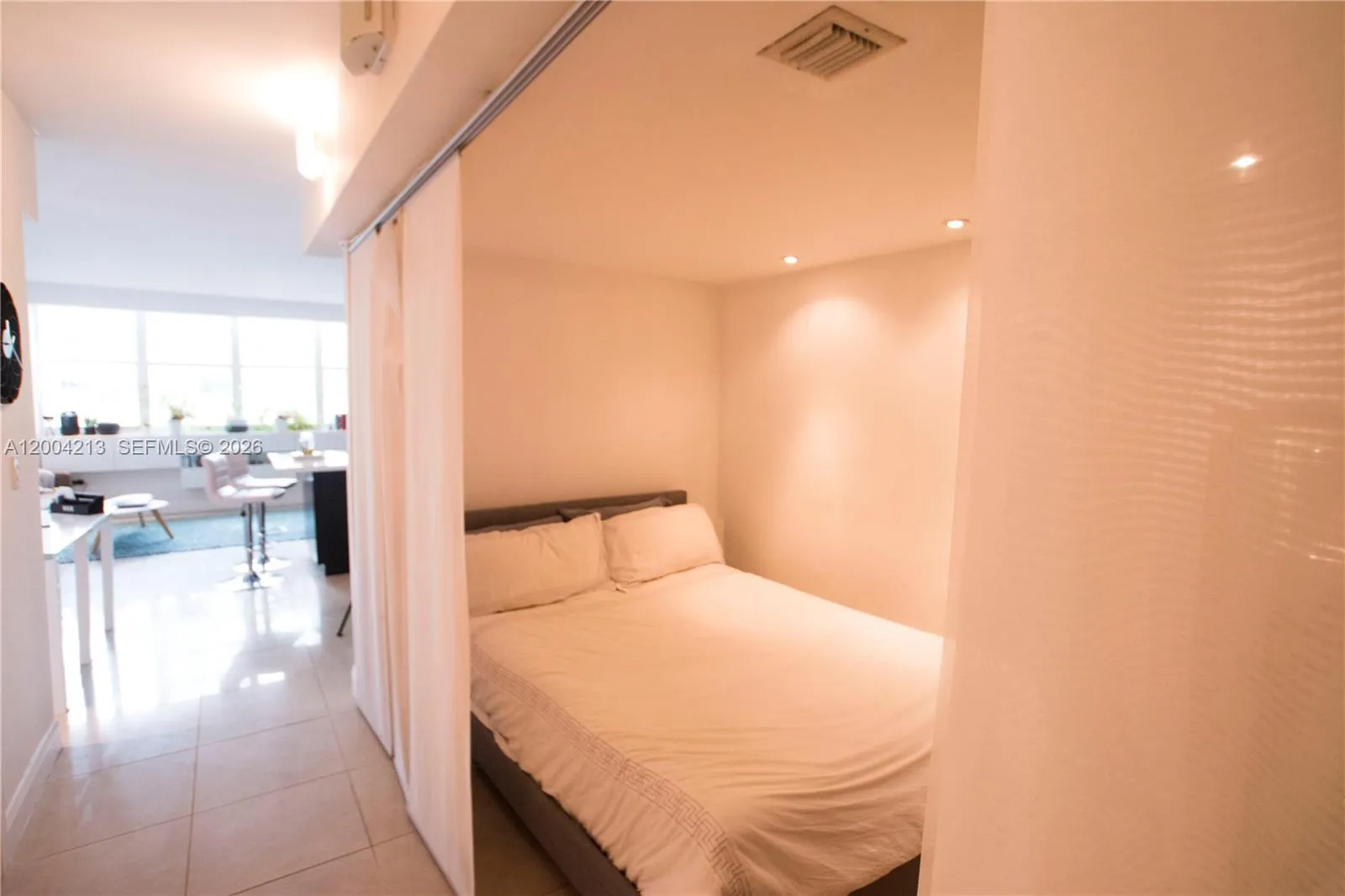 801 Brickell Bay Dr 363, Miami, Florida 33131, Miami, Florida 33131, ,1 BathroomBathrooms,Residential Lease,For Rent,801 Brickell Bay Dr 363, Miami, Florida 33131,A12004213