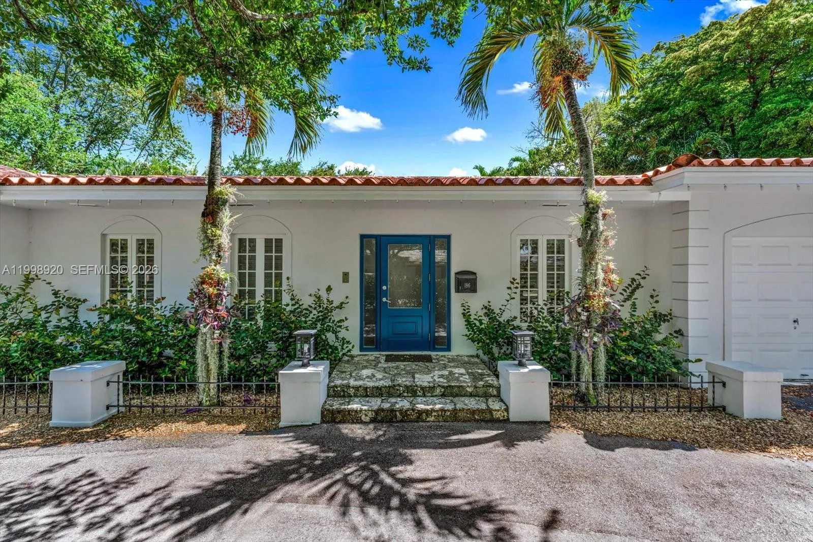 186 Edgewater Dr 0, Coral Gables, Florida 33133, Coral Gables, Florida 33133, 4 Bedrooms Bedrooms, ,3 BathroomsBathrooms,Residential Lease,For Rent,186 Edgewater Dr 0, Coral Gables, Florida 33133,A11998920