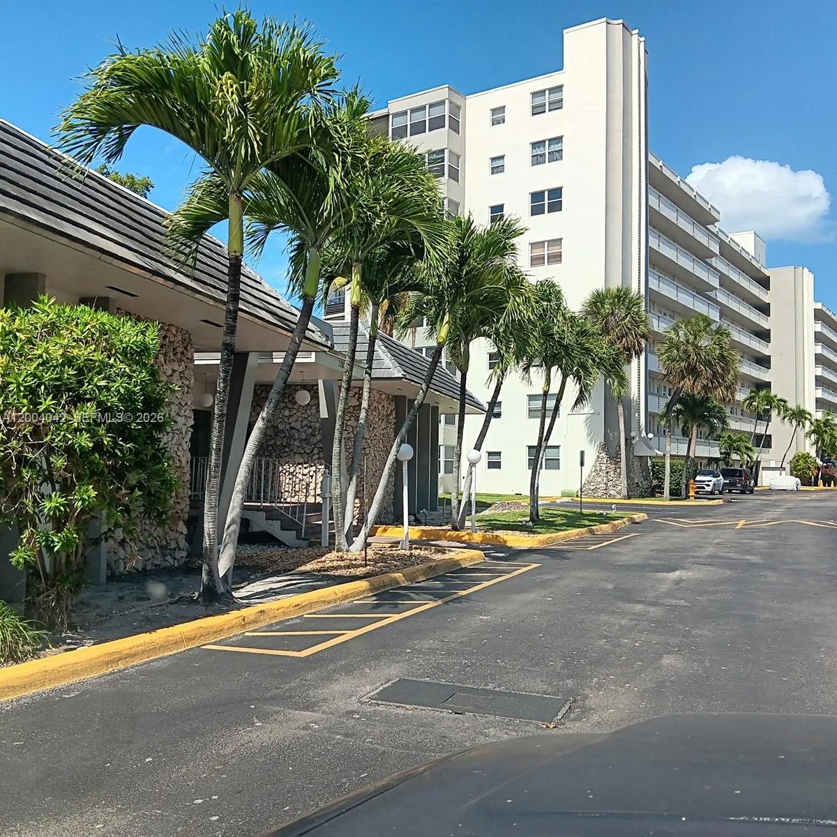 1075 Ne Miami Gardens Dr 306, Miami, Florida 33179, Miami, Florida 33179, 1 Bedroom Bedrooms, ,1 BathroomBathrooms,Residential,For Sale,1075 Ne Miami Gardens Dr 306, Miami, Florida 33179,A12004042
