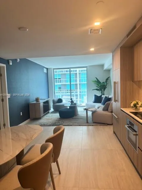 77 Se 5th St 1508, Miami, Florida 33131, Miami, Florida 33131, 1 Bedroom Bedrooms, ,1 BathroomBathrooms,Residential Lease,For Rent,77 Se 5th St 1508, Miami, Florida 33131,A12004283