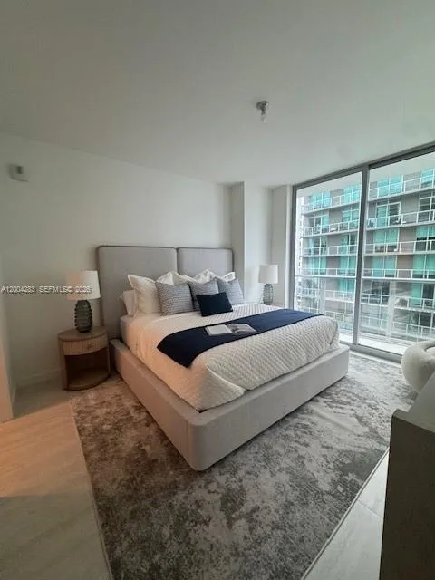 77 Se 5th St 1508, Miami, Florida 33131, Miami, Florida 33131, 1 Bedroom Bedrooms, ,1 BathroomBathrooms,Residential Lease,For Rent,77 Se 5th St 1508, Miami, Florida 33131,A12004283