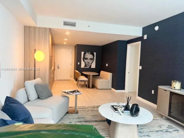 77 Se 5th St 1508, Miami, Florida 33131, Miami, Florida 33131, 1 Bedroom Bedrooms, ,1 BathroomBathrooms,Residential Lease,For Rent,77 Se 5th St 1508, Miami, Florida 33131,A12004283