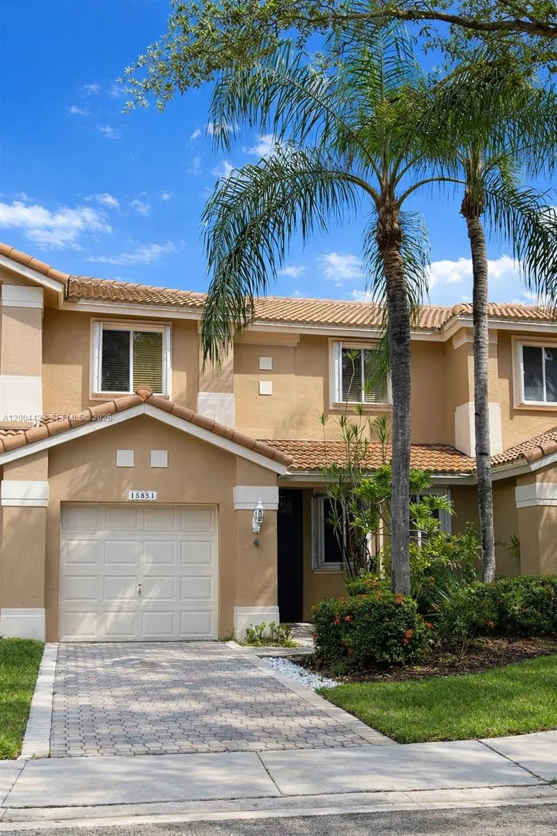 15851 Sw 10th St 15851, Pembroke Pines, Florida 33, Pembroke Pines, Florida 33027, 3 Bedrooms Bedrooms, ,2 BathroomsBathrooms,Residential Lease,For Rent,15851 Sw 10th St 15851, Pembroke Pines, Florida 33,A12004423