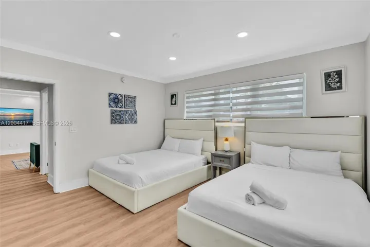 10000 E Bay Harbor Dr 12, Bay Harbor Islands, Florida 33154