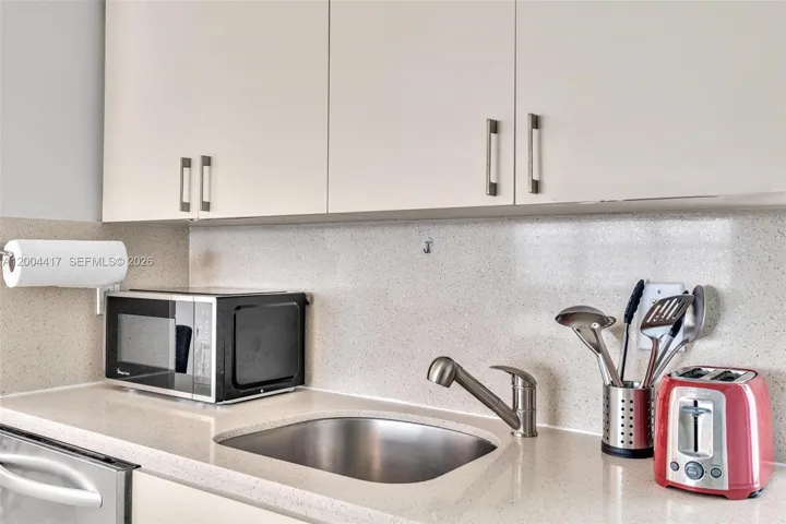 10000 E Bay Harbor Dr 12, Bay Harbor Islands, Florida 33154