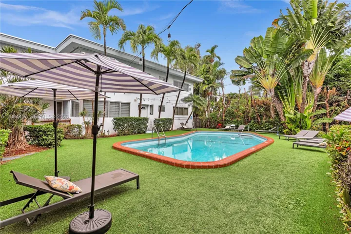 10000 E Bay Harbor Dr 12, Bay Harbor Islands, Florida 33154