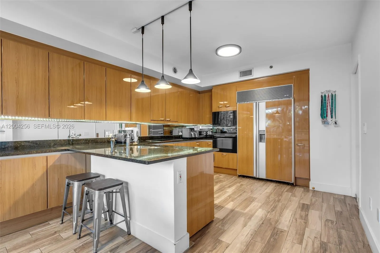 791 Crandon Blvd 302, Key Biscayne, Florida 33149, Key Biscayne, Florida 33149, 3 Bedrooms Bedrooms, ,3 BathroomsBathrooms,Residential,For Sale,791 Crandon Blvd 302, Key Biscayne, Florida 33149,A12004256