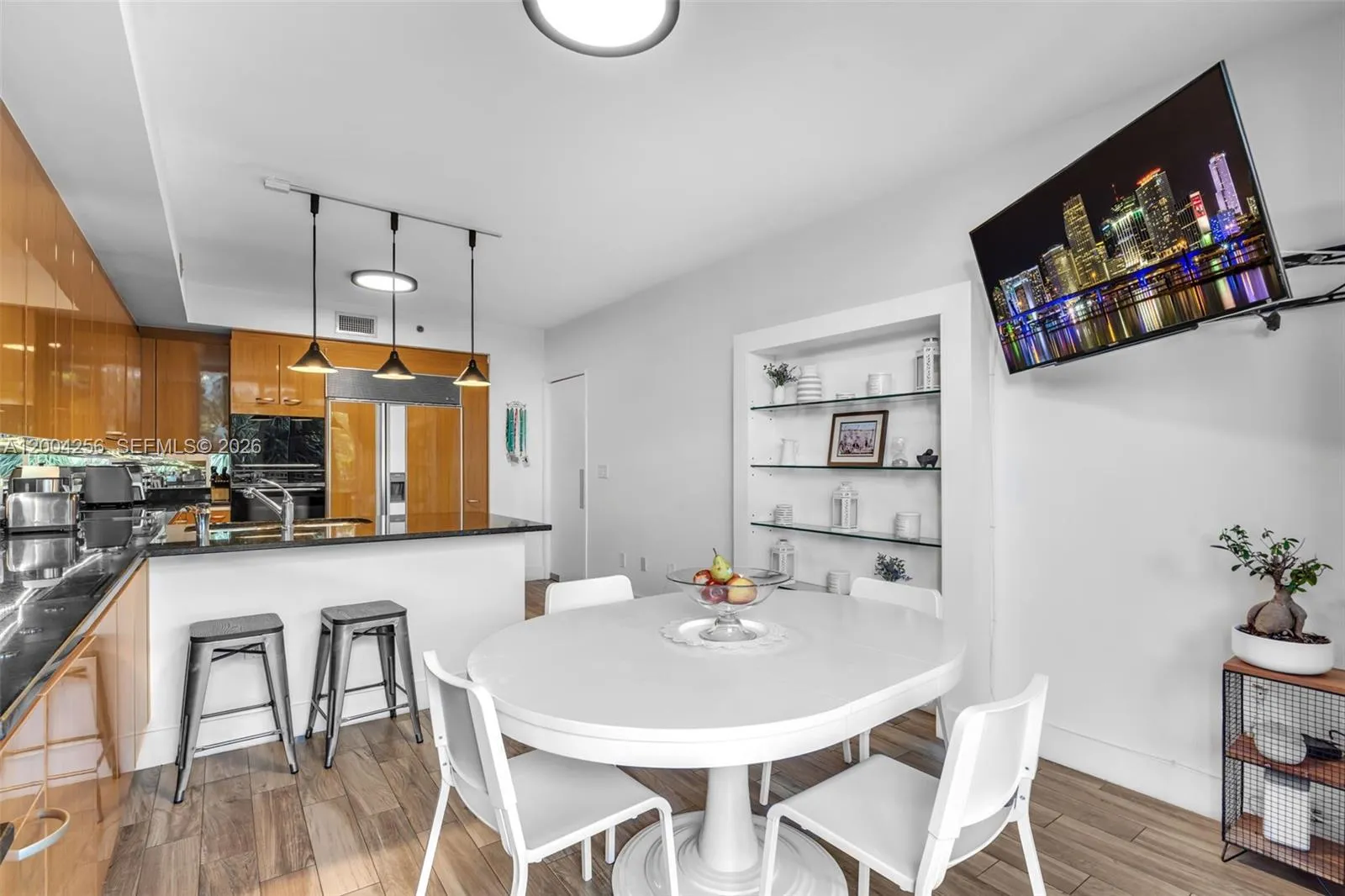 791 Crandon Blvd 302, Key Biscayne, Florida 33149, Key Biscayne, Florida 33149, 3 Bedrooms Bedrooms, ,3 BathroomsBathrooms,Residential,For Sale,791 Crandon Blvd 302, Key Biscayne, Florida 33149,A12004256