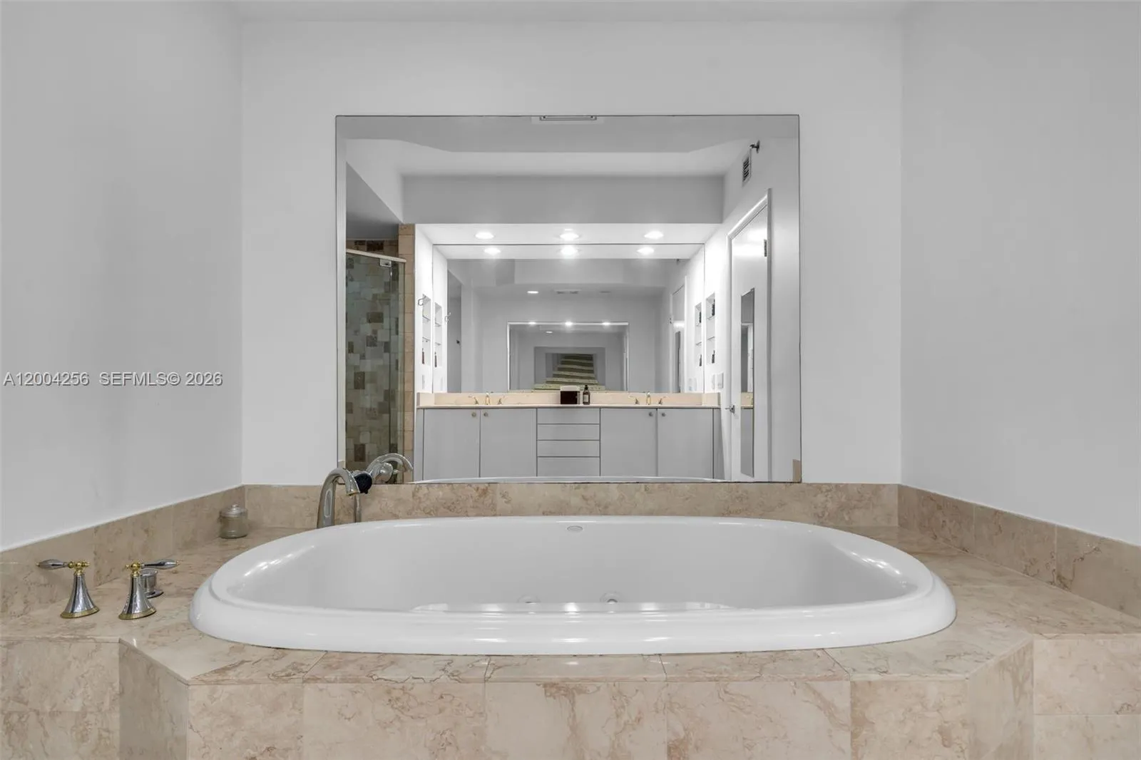 791 Crandon Blvd 302, Key Biscayne, Florida 33149, Key Biscayne, Florida 33149, 3 Bedrooms Bedrooms, ,3 BathroomsBathrooms,Residential,For Sale,791 Crandon Blvd 302, Key Biscayne, Florida 33149,A12004256