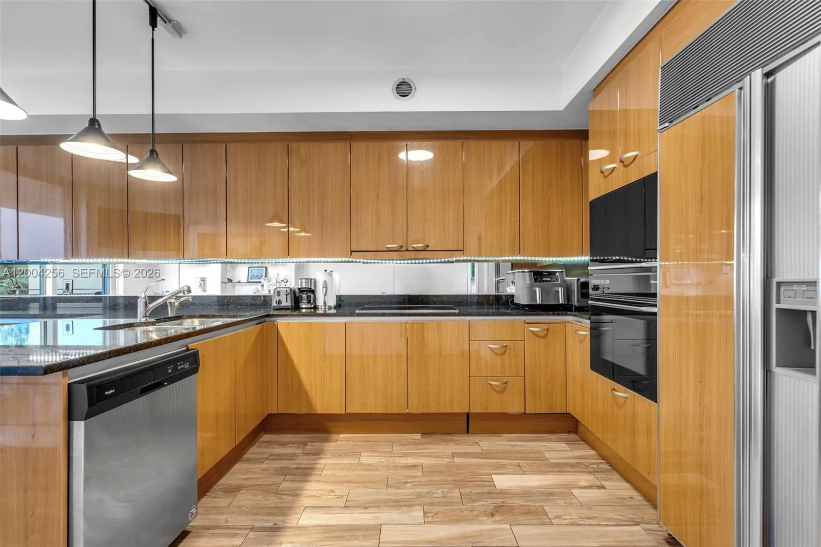 791 Crandon Blvd 302, Key Biscayne, Florida 33149, Key Biscayne, Florida 33149, 3 Bedrooms Bedrooms, ,3 BathroomsBathrooms,Residential,For Sale,791 Crandon Blvd 302, Key Biscayne, Florida 33149,A12004256