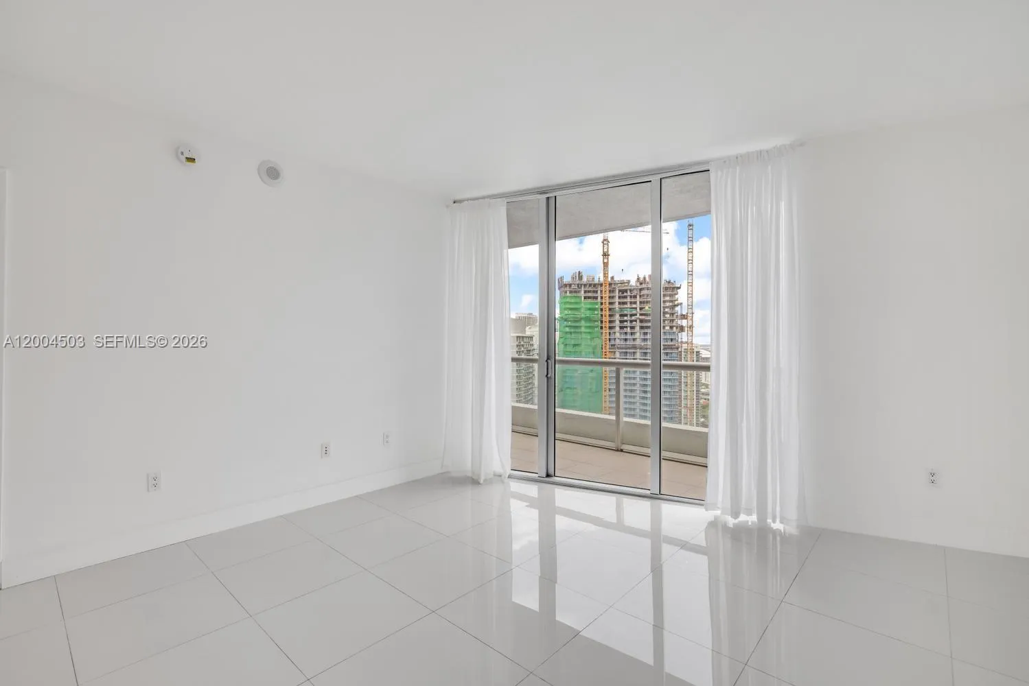 465 Brickell Ave 4206, Miami, Florida 33131, Miami, Florida 33131, 1 Bedroom Bedrooms, ,1 BathroomBathrooms,Residential Lease,For Rent,465 Brickell Ave 4206, Miami, Florida 33131,A12004503