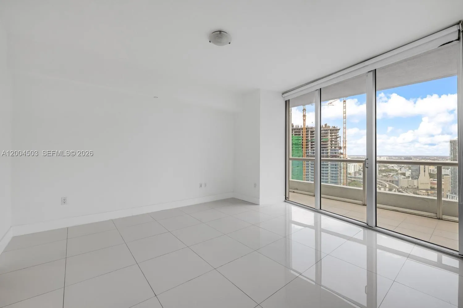 465 Brickell Ave 4206, Miami, Florida 33131, Miami, Florida 33131, 1 Bedroom Bedrooms, ,1 BathroomBathrooms,Residential Lease,For Rent,465 Brickell Ave 4206, Miami, Florida 33131,A12004503