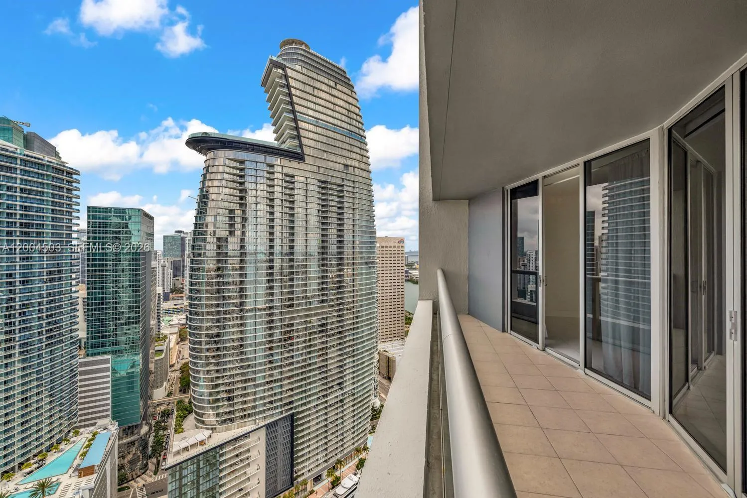 465 Brickell Ave 4206, Miami, Florida 33131, Miami, Florida 33131, 1 Bedroom Bedrooms, ,1 BathroomBathrooms,Residential Lease,For Rent,465 Brickell Ave 4206, Miami, Florida 33131,A12004503