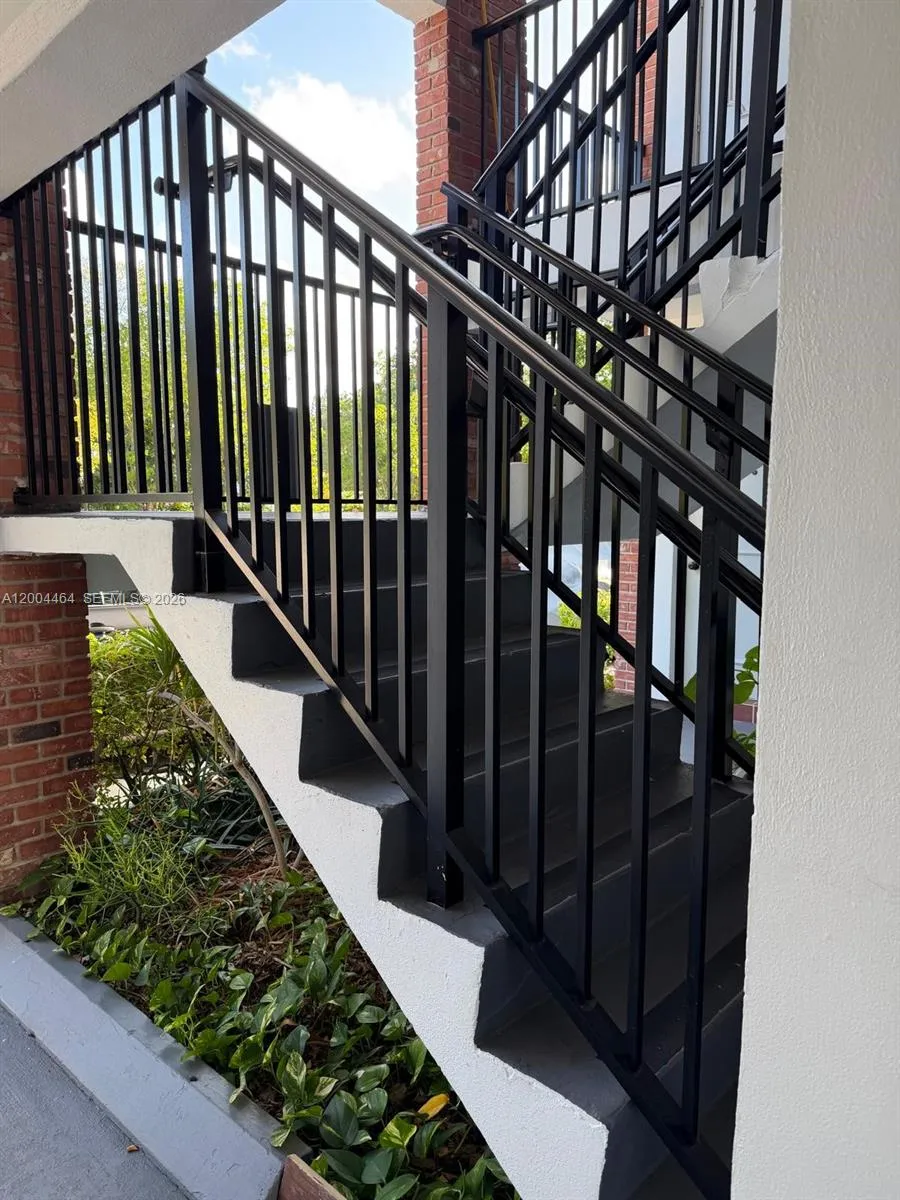 2415 Lincoln St 305, Hollywood, Florida 33020, Hollywood, Florida 33020, 1 Bedroom Bedrooms, ,1 BathroomBathrooms,Residential Lease,For Rent,2415 Lincoln St 305, Hollywood, Florida 33020,A12004464