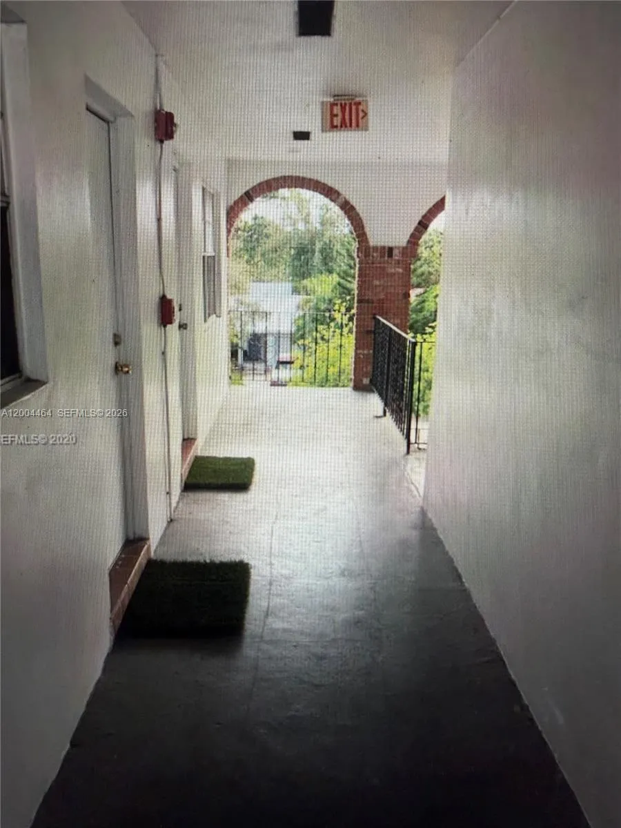 2415 Lincoln St 305, Hollywood, Florida 33020, Hollywood, Florida 33020, 1 Bedroom Bedrooms, ,1 BathroomBathrooms,Residential Lease,For Rent,2415 Lincoln St 305, Hollywood, Florida 33020,A12004464