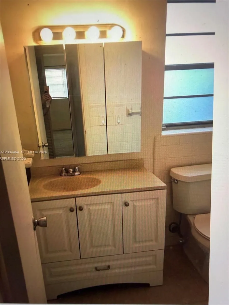 2415 Lincoln St 305, Hollywood, Florida 33020, Hollywood, Florida 33020, 1 Bedroom Bedrooms, ,1 BathroomBathrooms,Residential Lease,For Rent,2415 Lincoln St 305, Hollywood, Florida 33020,A12004464