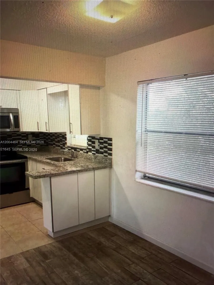 2415 Lincoln St 305, Hollywood, Florida 33020, Hollywood, Florida 33020, 1 Bedroom Bedrooms, ,1 BathroomBathrooms,Residential Lease,For Rent,2415 Lincoln St 305, Hollywood, Florida 33020,A12004464