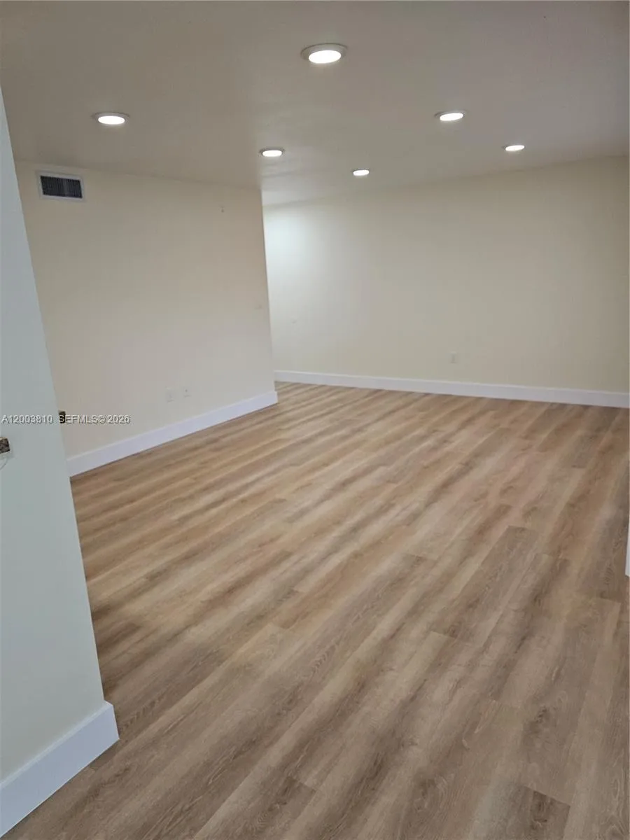 Oakland Park, Florida 33309, 2 Bedrooms Bedrooms, ,2 BathroomsBathrooms,Residential Lease,For Rent,A12003810