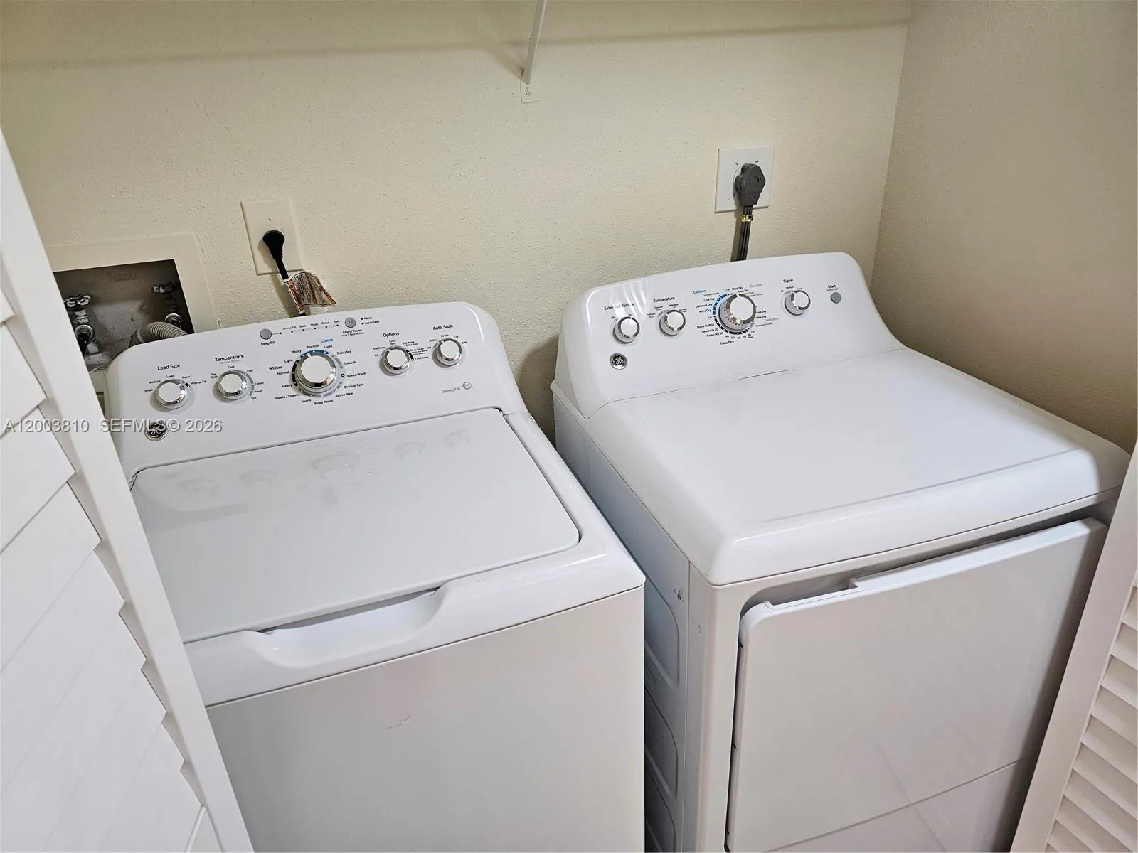 Oakland Park, Florida 33309, 2 Bedrooms Bedrooms, ,2 BathroomsBathrooms,Residential Lease,For Rent,A12003810