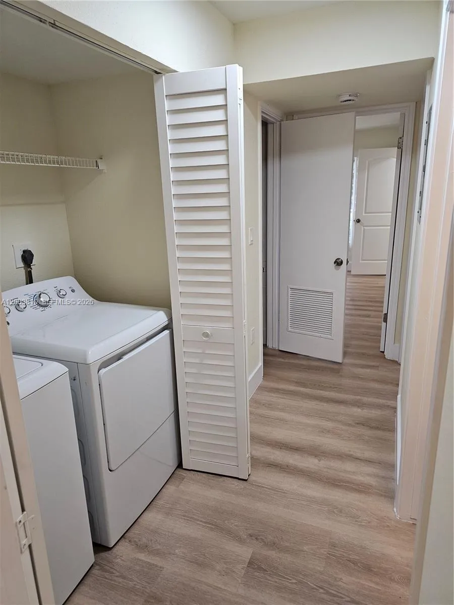 Oakland Park, Florida 33309, 2 Bedrooms Bedrooms, ,2 BathroomsBathrooms,Residential Lease,For Rent,A12003810