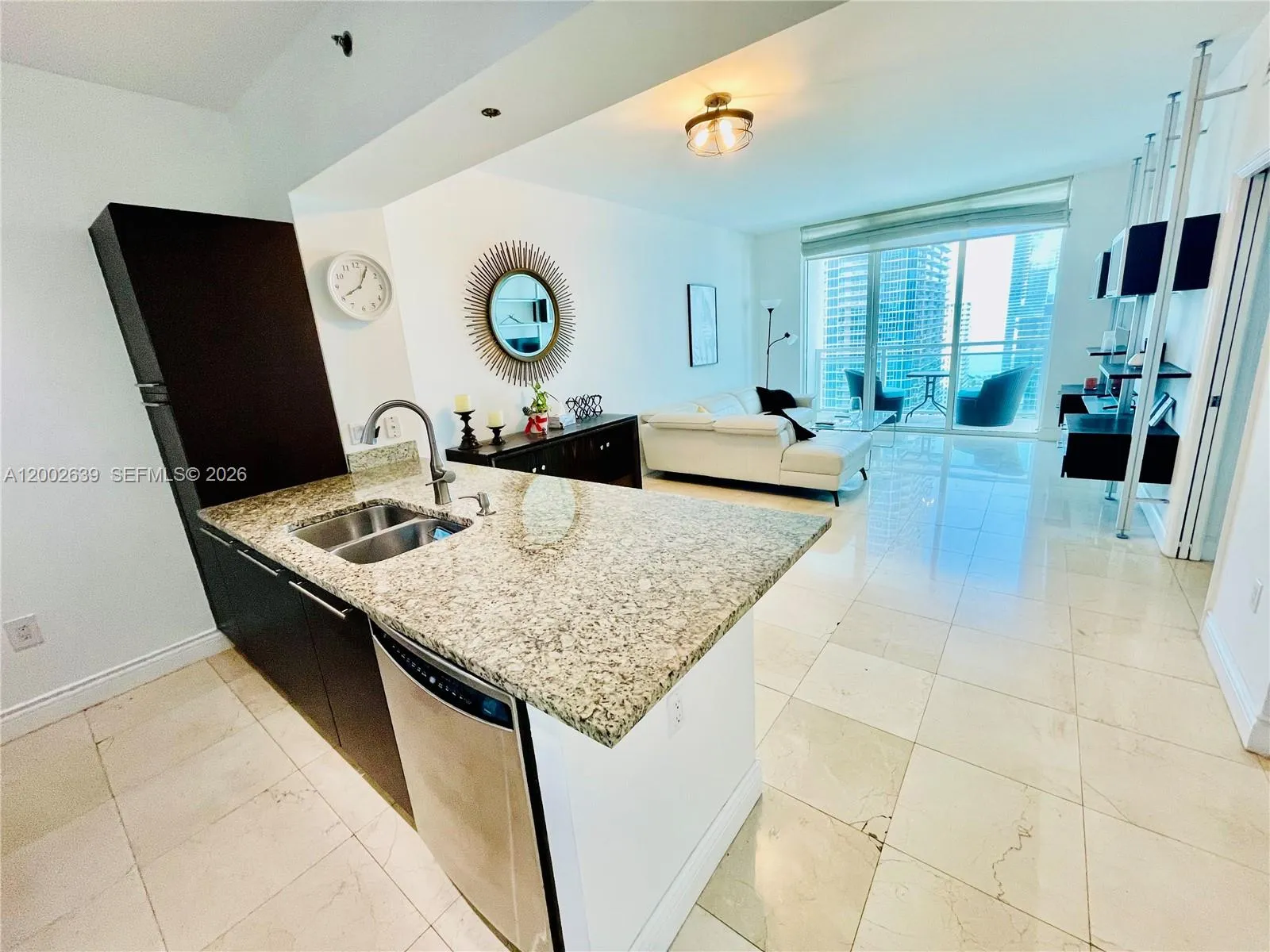 950 Brickell Bay Dr 3703, Miami, Florida 33131, Miami, Florida 33131, 1 Bedroom Bedrooms, ,1 BathroomBathrooms,Residential Lease,For Rent,950 Brickell Bay Dr 3703, Miami, Florida 33131,A12002639