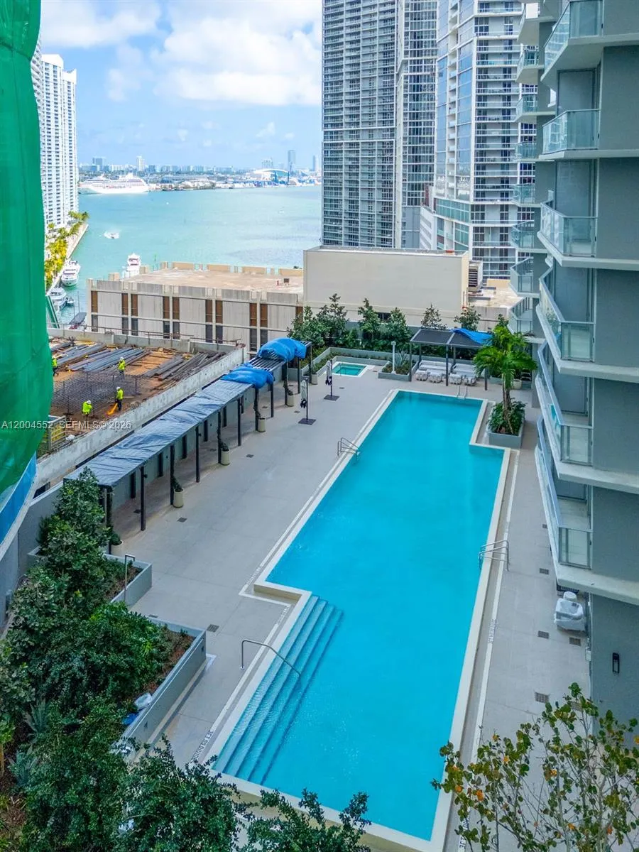 77 Se 5th St 3205, Miami, Florida 33131, Miami, Florida 33131, 1 Bedroom Bedrooms, ,1 BathroomBathrooms,Residential Lease,For Rent,77 Se 5th St 3205, Miami, Florida 33131,A12004552