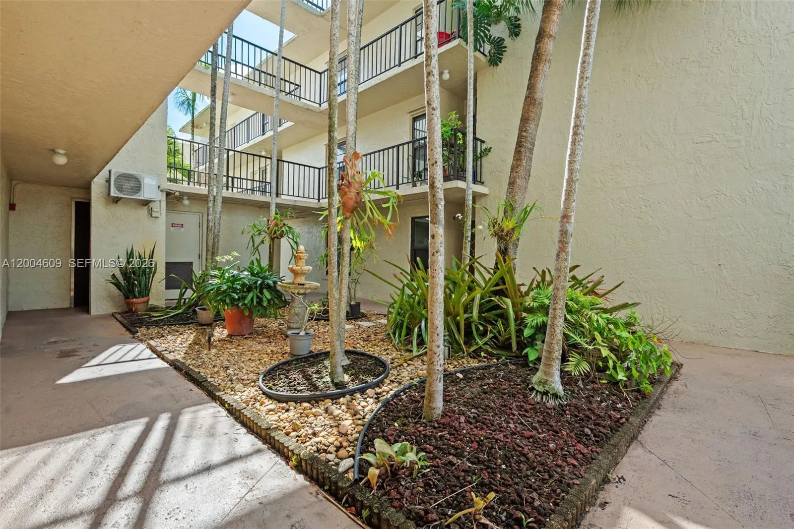 709 Curtiss Pkwy 23, Miami Springs, Florida 33166, Miami Springs, Florida 33166, 2 Bedrooms Bedrooms, ,2 BathroomsBathrooms,Residential,For Sale,709 Curtiss Pkwy 23, Miami Springs, Florida 33166,A12004609