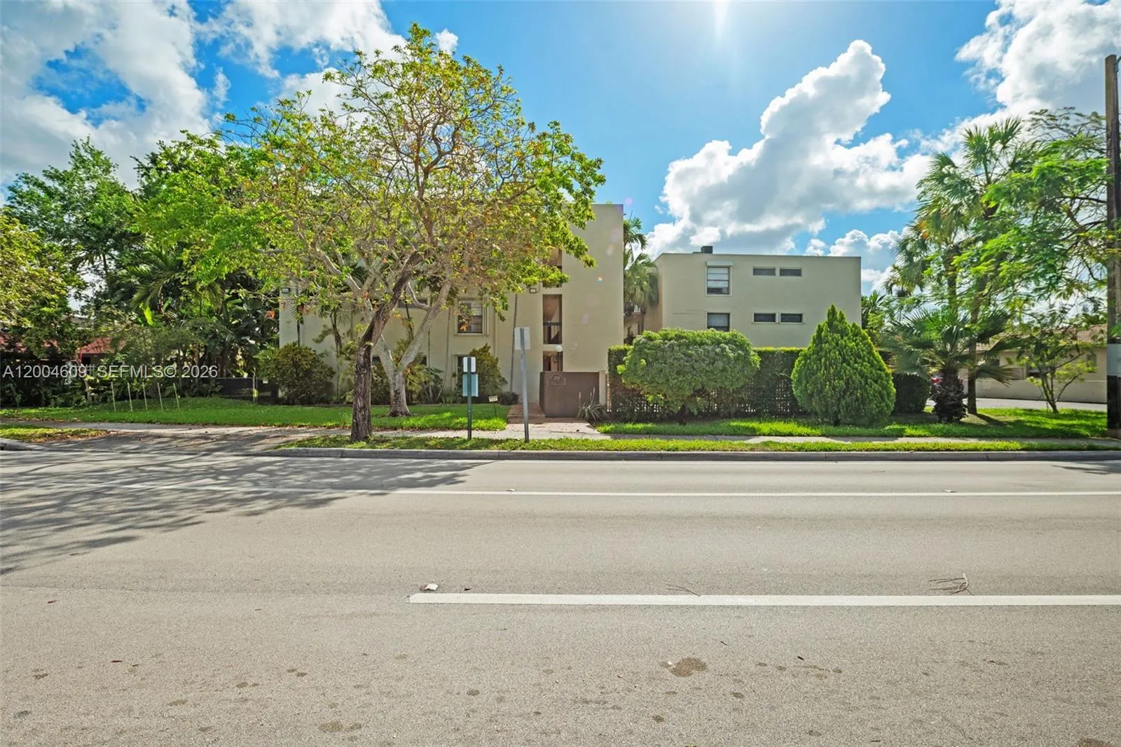 709 Curtiss Pkwy 23, Miami Springs, Florida 33166, Miami Springs, Florida 33166, 2 Bedrooms Bedrooms, ,2 BathroomsBathrooms,Residential,For Sale,709 Curtiss Pkwy 23, Miami Springs, Florida 33166,A12004609
