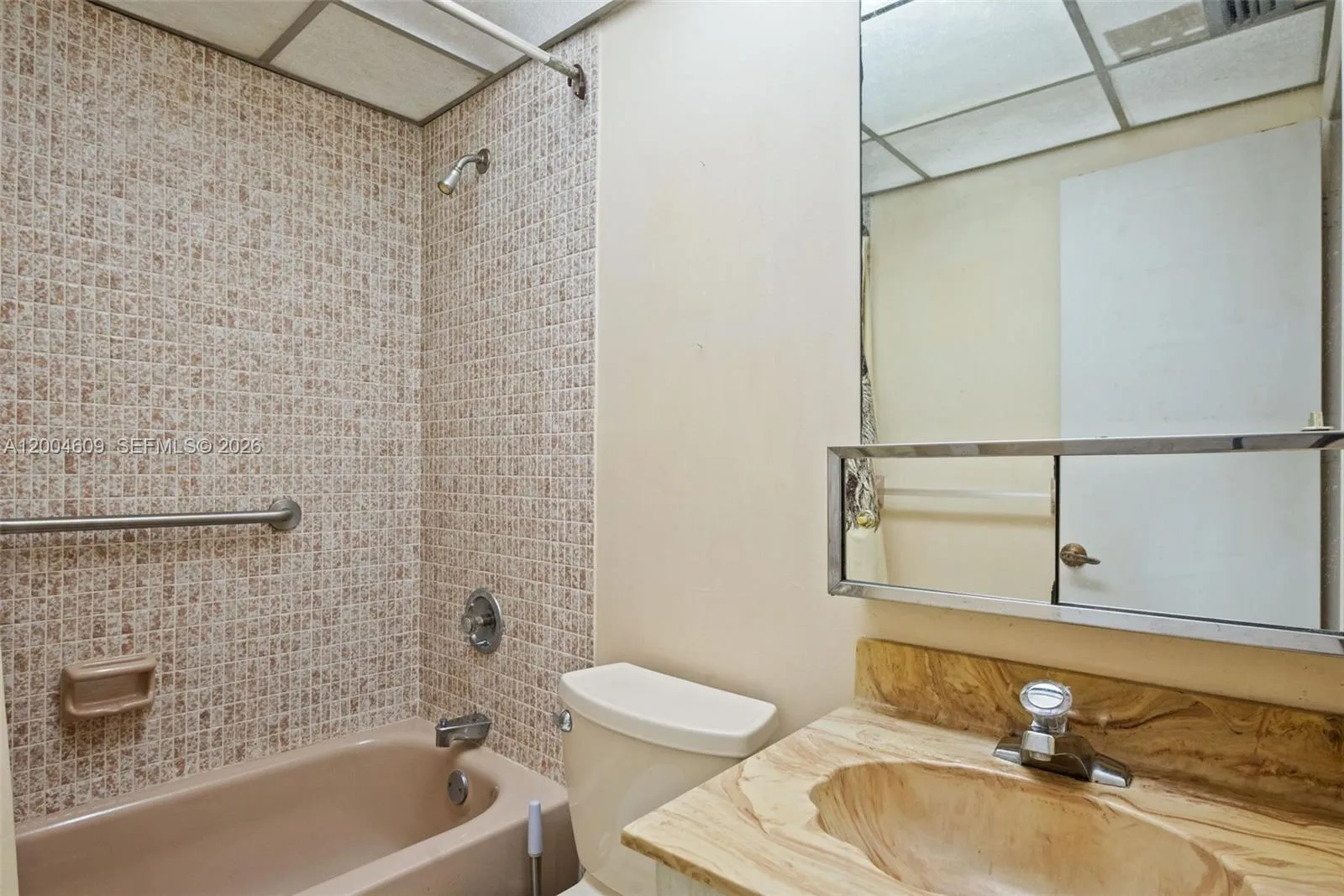 709 Curtiss Pkwy 23, Miami Springs, Florida 33166, Miami Springs, Florida 33166, 2 Bedrooms Bedrooms, ,2 BathroomsBathrooms,Residential,For Sale,709 Curtiss Pkwy 23, Miami Springs, Florida 33166,A12004609