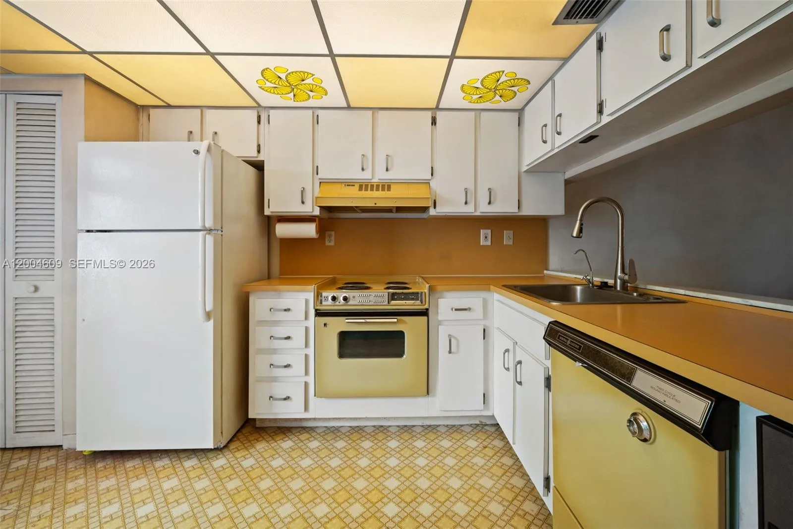 709 Curtiss Pkwy 23, Miami Springs, Florida 33166, Miami Springs, Florida 33166, 2 Bedrooms Bedrooms, ,2 BathroomsBathrooms,Residential,For Sale,709 Curtiss Pkwy 23, Miami Springs, Florida 33166,A12004609