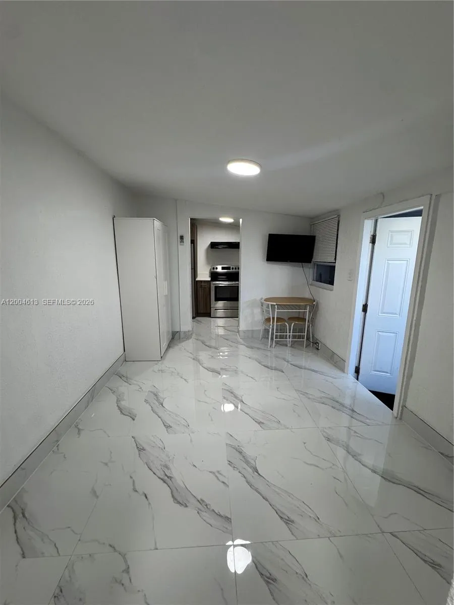 2796 Sw 34th Ct Rear, Miami, Florida 33133, Miami, Florida 33133, ,1 BathroomBathrooms,Residential Lease,For Rent,2796 Sw 34th Ct Rear, Miami, Florida 33133,A12004613