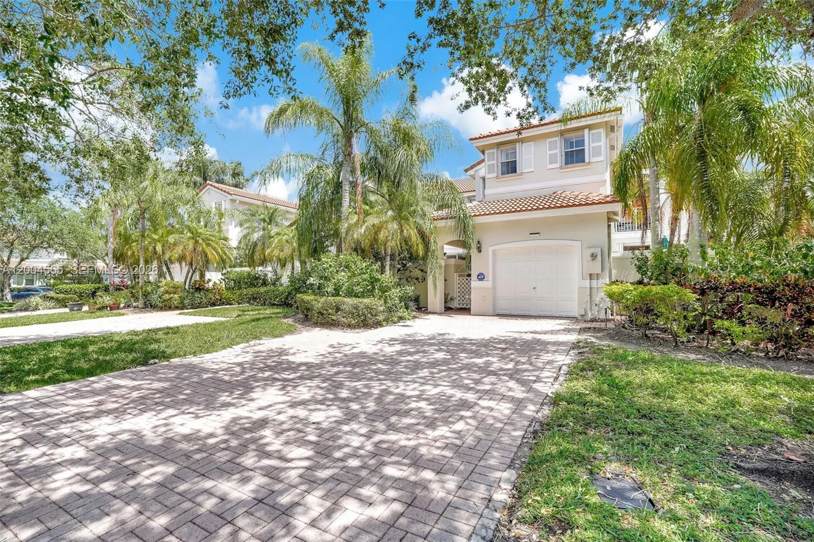 Hollywood, Florida 33019, 3 Bedrooms Bedrooms, ,2 BathroomsBathrooms,Residential,For Sale,A12004565