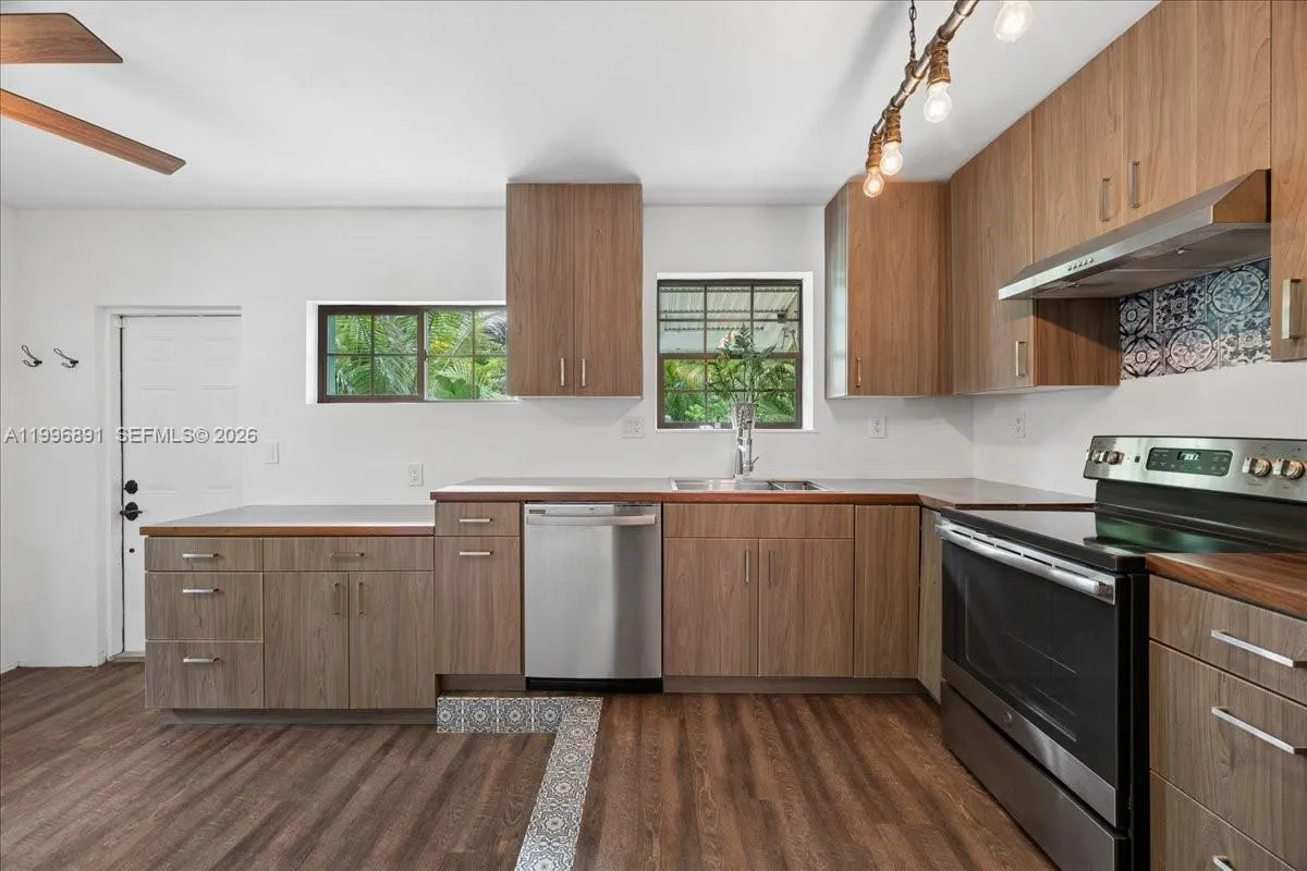 3490 William Ave, Miami, Florida 33133, Miami, Florida 33133, 4 Bedrooms Bedrooms, ,2 BathroomsBathrooms,Residential Lease,For Rent,3490 William Ave, Miami, Florida 33133,A11996891