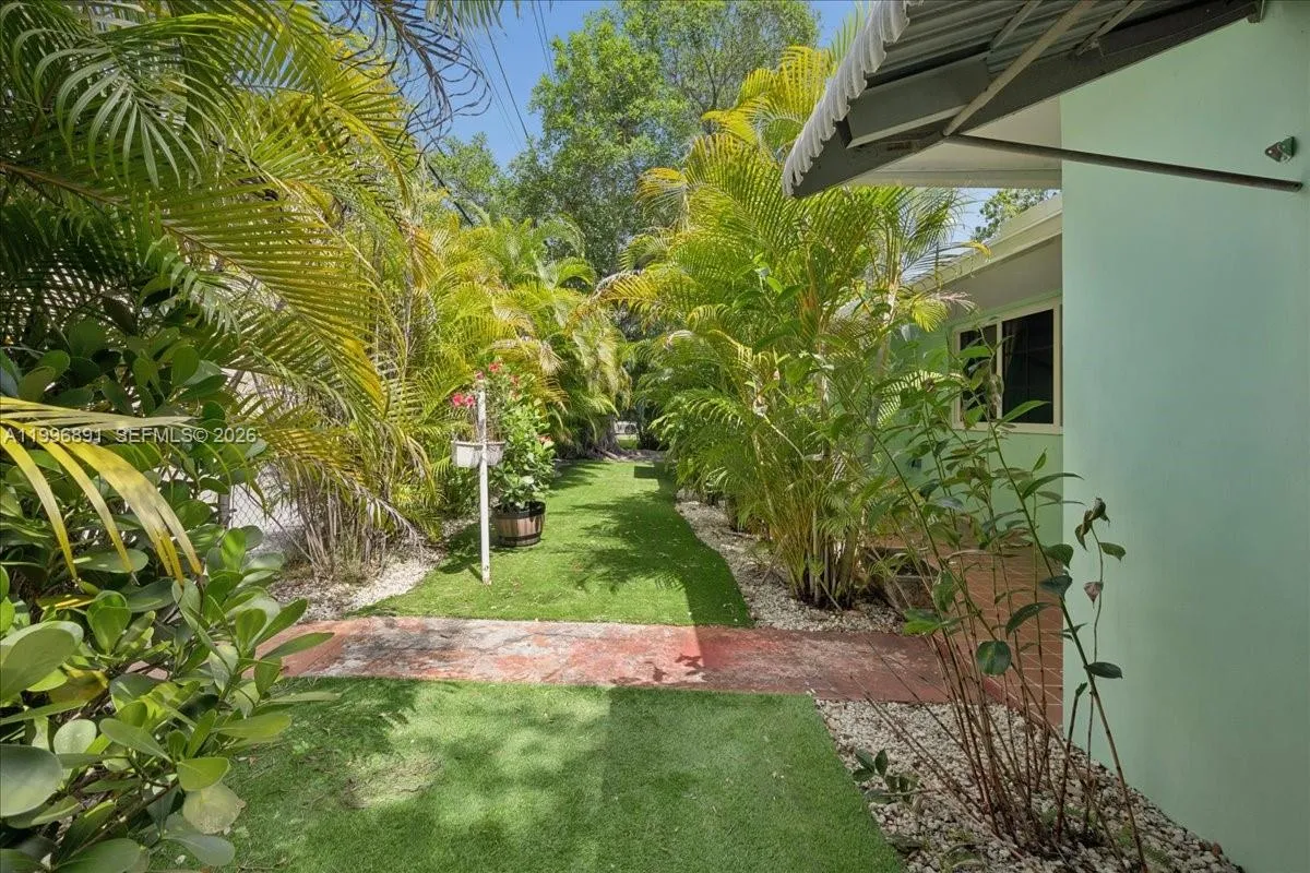 3490 William Ave, Miami, Florida 33133, Miami, Florida 33133, 4 Bedrooms Bedrooms, ,2 BathroomsBathrooms,Residential Lease,For Rent,3490 William Ave, Miami, Florida 33133,A11996891