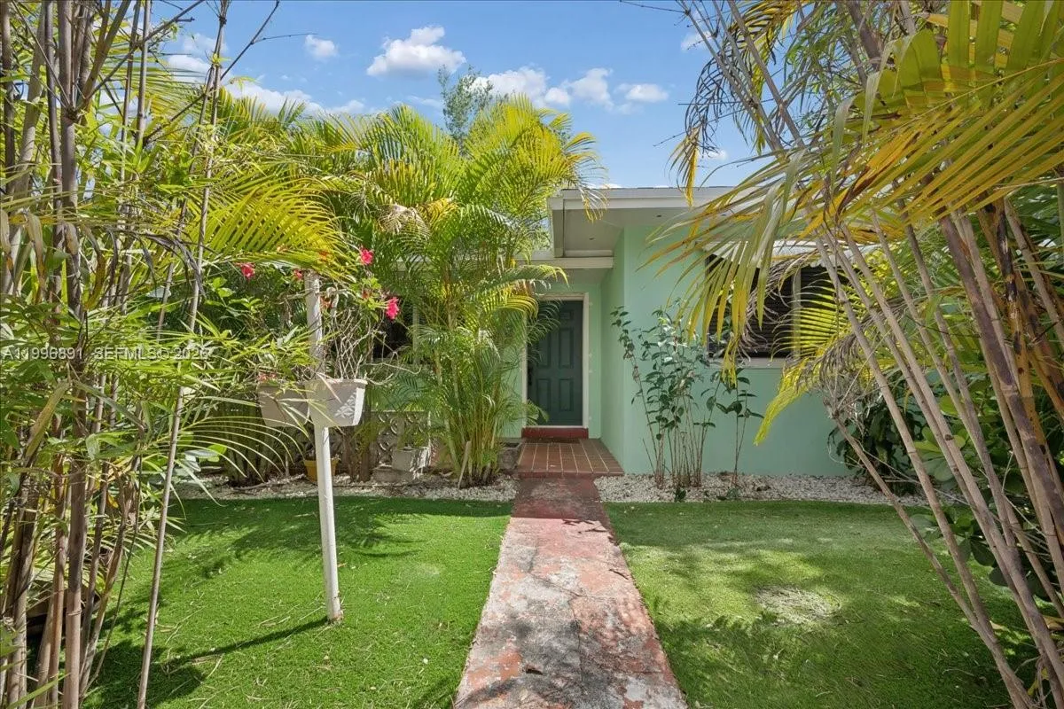 3490 William Ave, Miami, Florida 33133, Miami, Florida 33133, 4 Bedrooms Bedrooms, ,2 BathroomsBathrooms,Residential Lease,For Rent,3490 William Ave, Miami, Florida 33133,A11996891