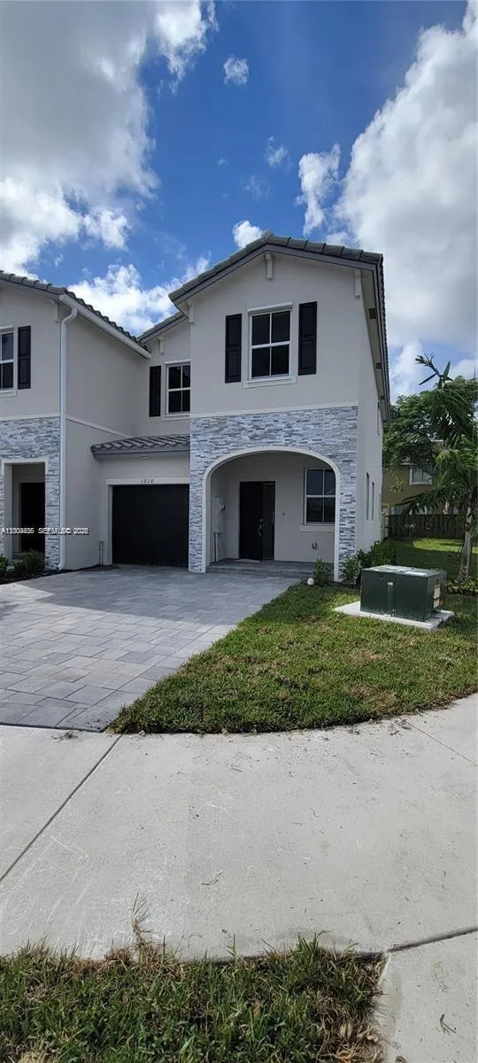 1010 Se 26th Ter, Homestead, Florida 33035, Homestead, Florida 33035, 3 Bedrooms Bedrooms, ,2 BathroomsBathrooms,Residential,For Sale,1010 Se 26th Ter, Homestead, Florida 33035,A12004656