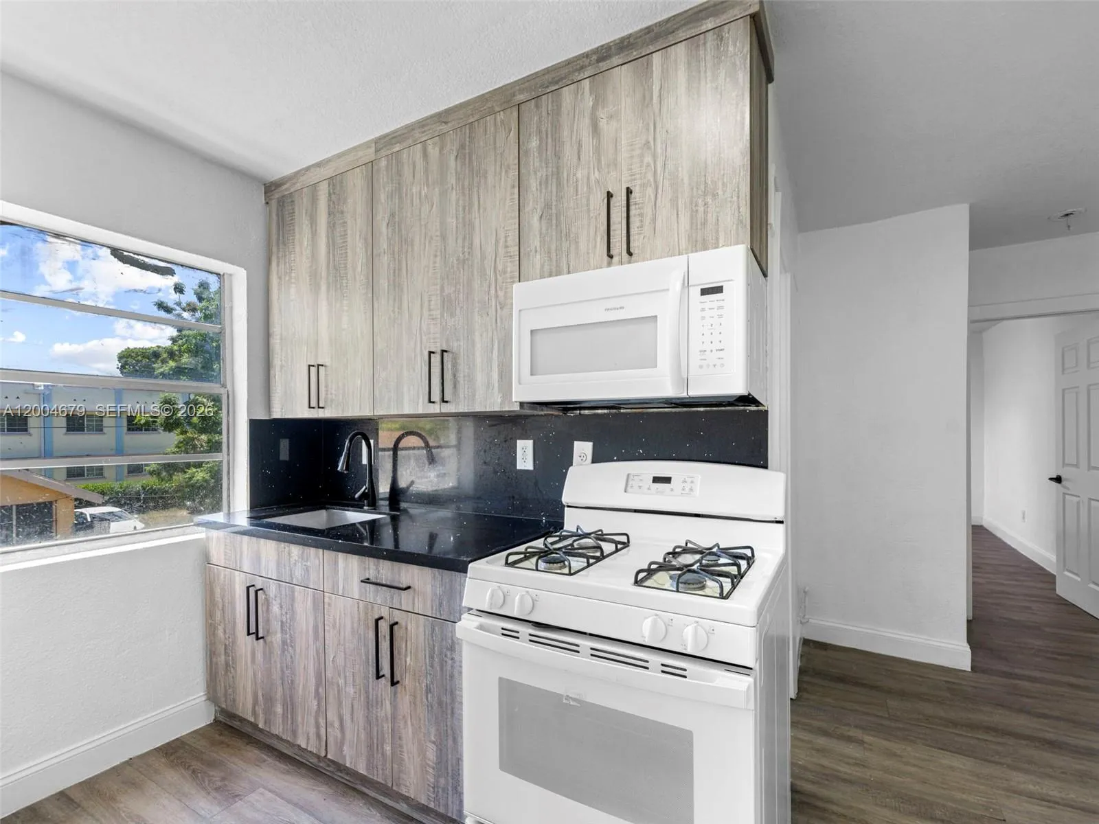 500 Sw 8th St, Miami, Florida 33130, Miami, Florida 33130, 12 Bedrooms Bedrooms, ,6 BathroomsBathrooms,Residential,For Sale,500 Sw 8th St, Miami, Florida 33130,A12004679