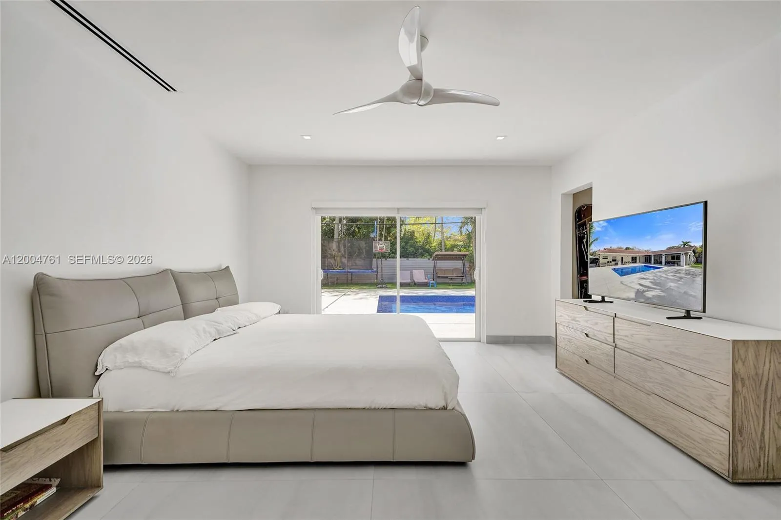 2126 Ne 187th St, North Miami Beach, Florida 33179, North Miami Beach, Florida 33179, 5 Bedrooms Bedrooms, ,3 BathroomsBathrooms,Residential,For Sale,2126 Ne 187th St, North Miami Beach, Florida 33179,A12004761