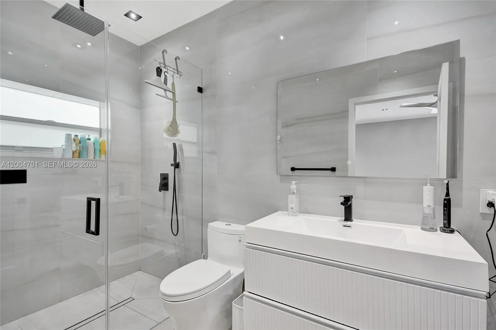 2126 Ne 187th St, North Miami Beach, Florida 33179, North Miami Beach, Florida 33179, 5 Bedrooms Bedrooms, ,3 BathroomsBathrooms,Residential,For Sale,2126 Ne 187th St, North Miami Beach, Florida 33179,A12004761