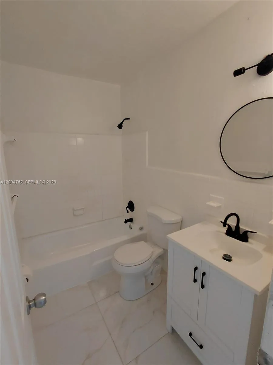 5641 Nw 15th St 3, Lauderhill, Florida 33313, Lauderhill, Florida 33313, 2 Bedrooms Bedrooms, ,1 BathroomBathrooms,Residential Lease,For Rent,5641 Nw 15th St 3, Lauderhill, Florida 33313,A12004762