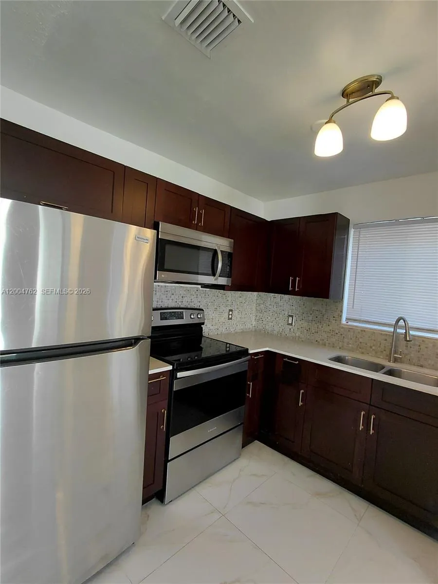 5641 Nw 15th St 3, Lauderhill, Florida 33313, Lauderhill, Florida 33313, 2 Bedrooms Bedrooms, ,1 BathroomBathrooms,Residential Lease,For Rent,5641 Nw 15th St 3, Lauderhill, Florida 33313,A12004762