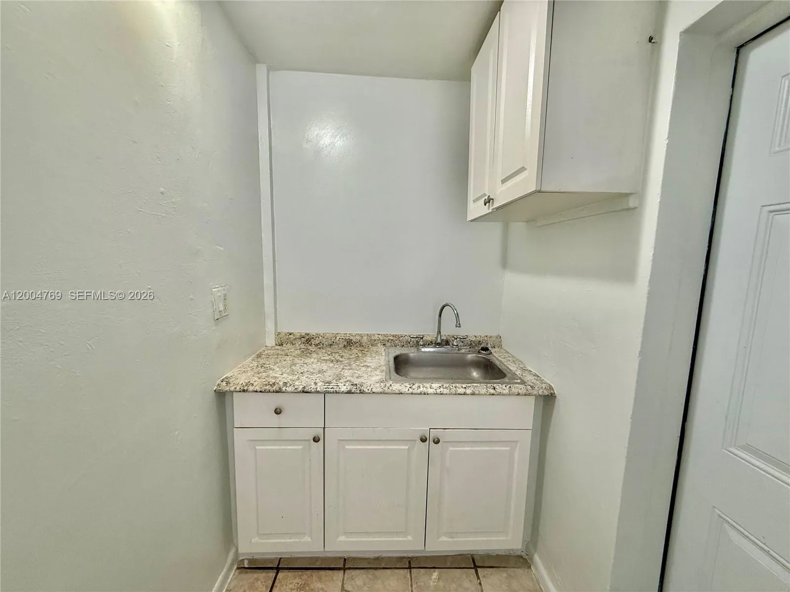 220 Ne 41st St 4, Oakland Park, Florida 33334, Oakland Park, Florida 33334, ,1 BathroomBathrooms,Residential Lease,For Rent,220 Ne 41st St 4, Oakland Park, Florida 33334,A12004769