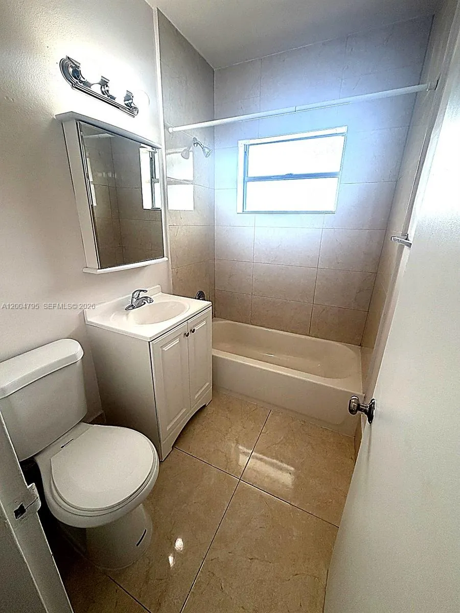 225 Madeira Ave 5, Coral Gables, Florida 33134, Coral Gables, Florida 33134, 1 Bedroom Bedrooms, ,1 BathroomBathrooms,Residential Lease,For Rent,225 Madeira Ave 5, Coral Gables, Florida 33134,A12004795