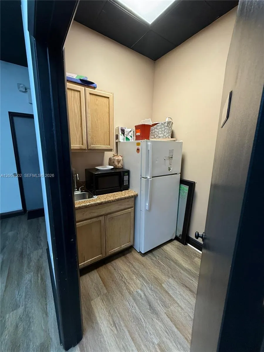 Barbershop Sw 127th Ave, Cutler Bay, Florida 33177, Cutler Bay, Florida 33177, ,Business Opportunity,For Sale,Barbershop Sw 127th Ave, Cutler Bay, Florida 33177,A12004002