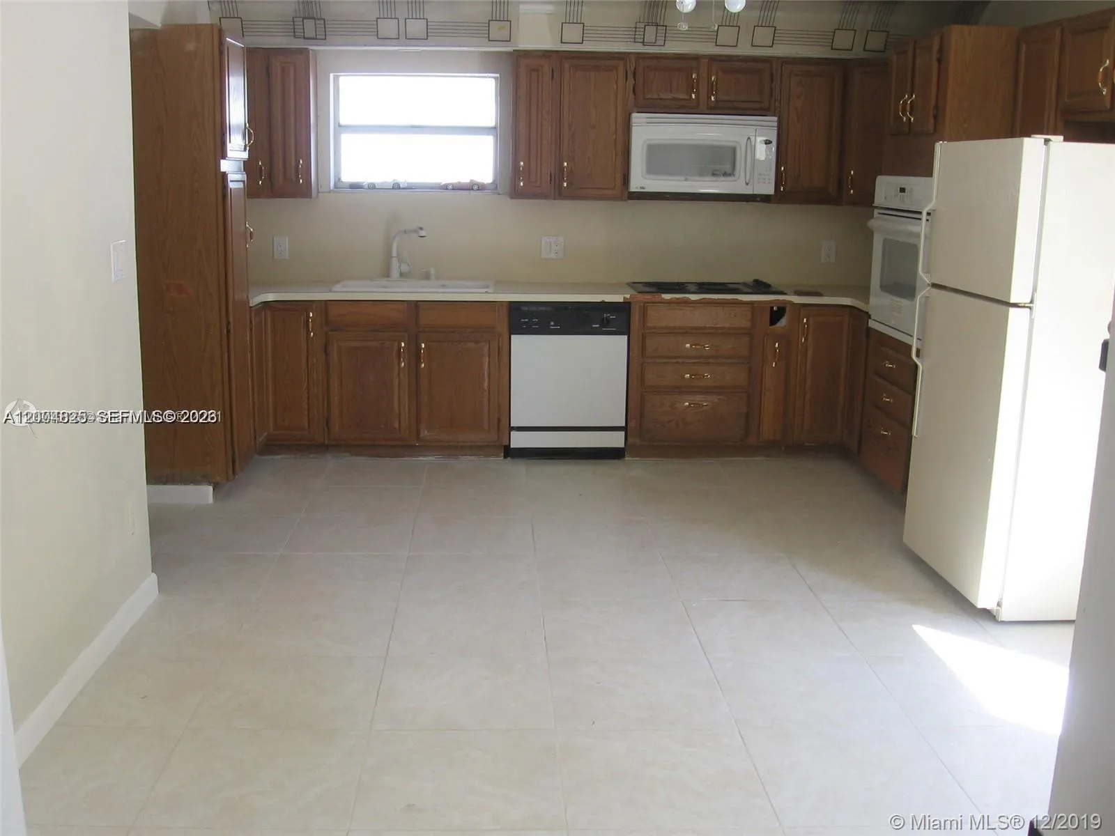 1934 Rodman St Rear Unit, Hollywood, Florida 33020, Hollywood, Florida 33020, 2 Bedrooms Bedrooms, ,2 BathroomsBathrooms,Residential Lease,For Rent,1934 Rodman St Rear Unit, Hollywood, Florida 33020,A12004825