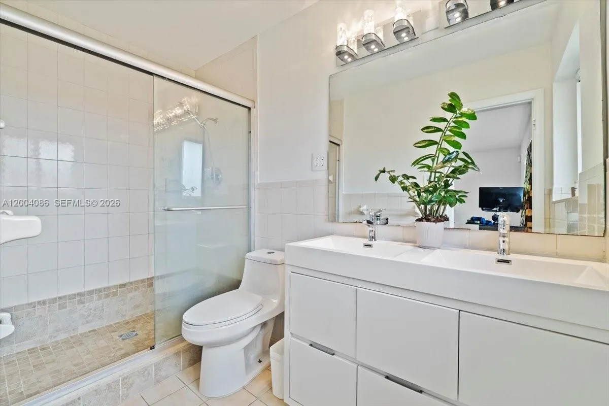 2632 Ne 35th St, Fort Lauderdale, Florida 33306, Fort Lauderdale, Florida 33306, 3 Bedrooms Bedrooms, ,3 BathroomsBathrooms,Residential,For Sale,2632 Ne 35th St, Fort Lauderdale, Florida 33306,A12004086